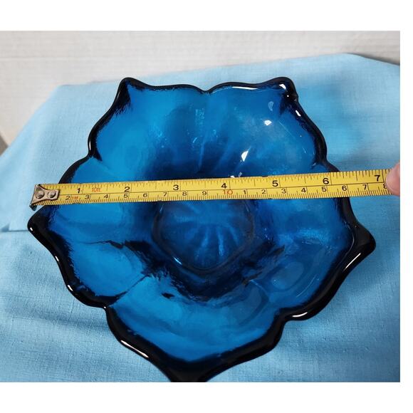 Blue Lotus shaped Viking Glass Bowl 6" MCM- M - Picture 4 of 5